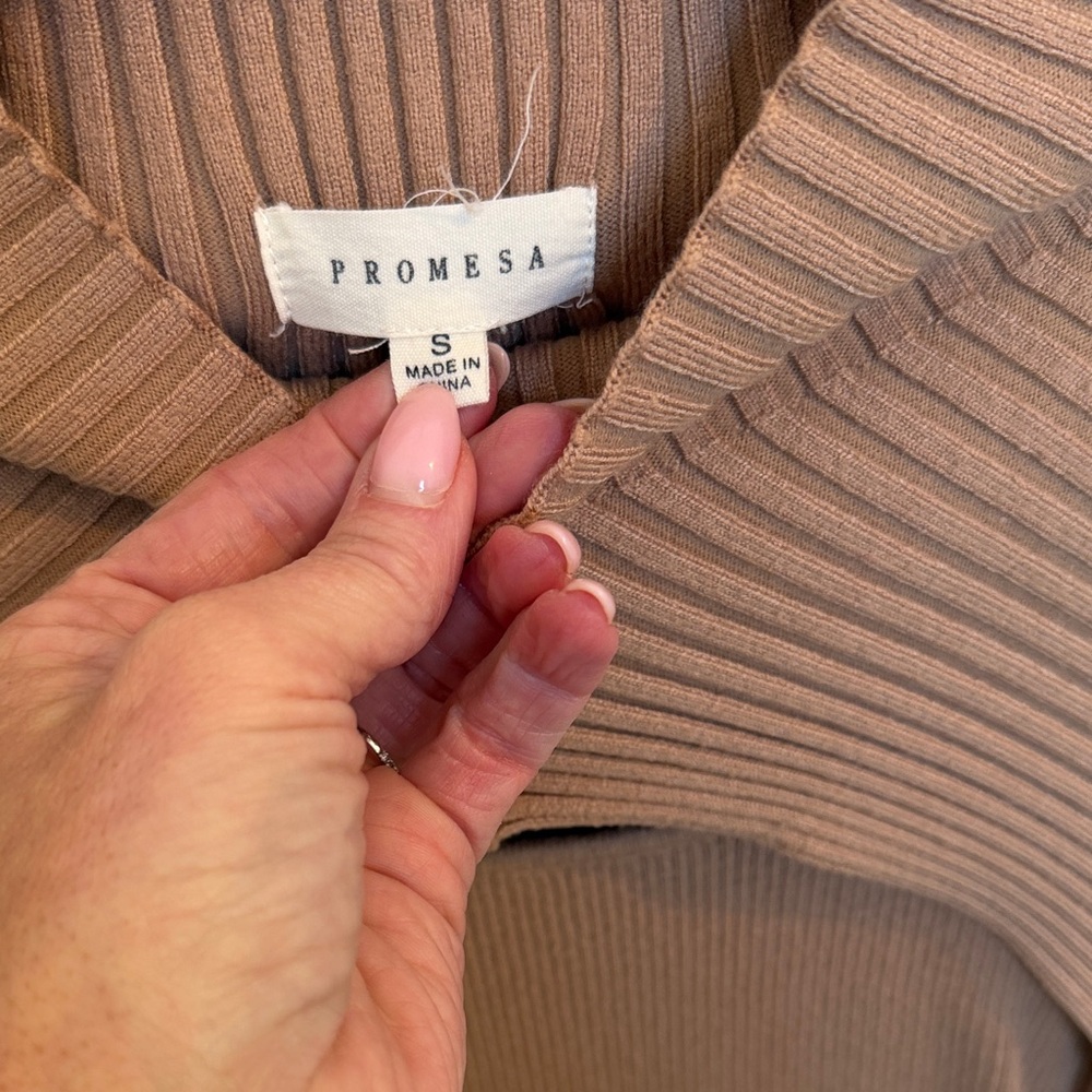 Promesa Tan Ribbed Cut-Out Top - Picture 2 of 3